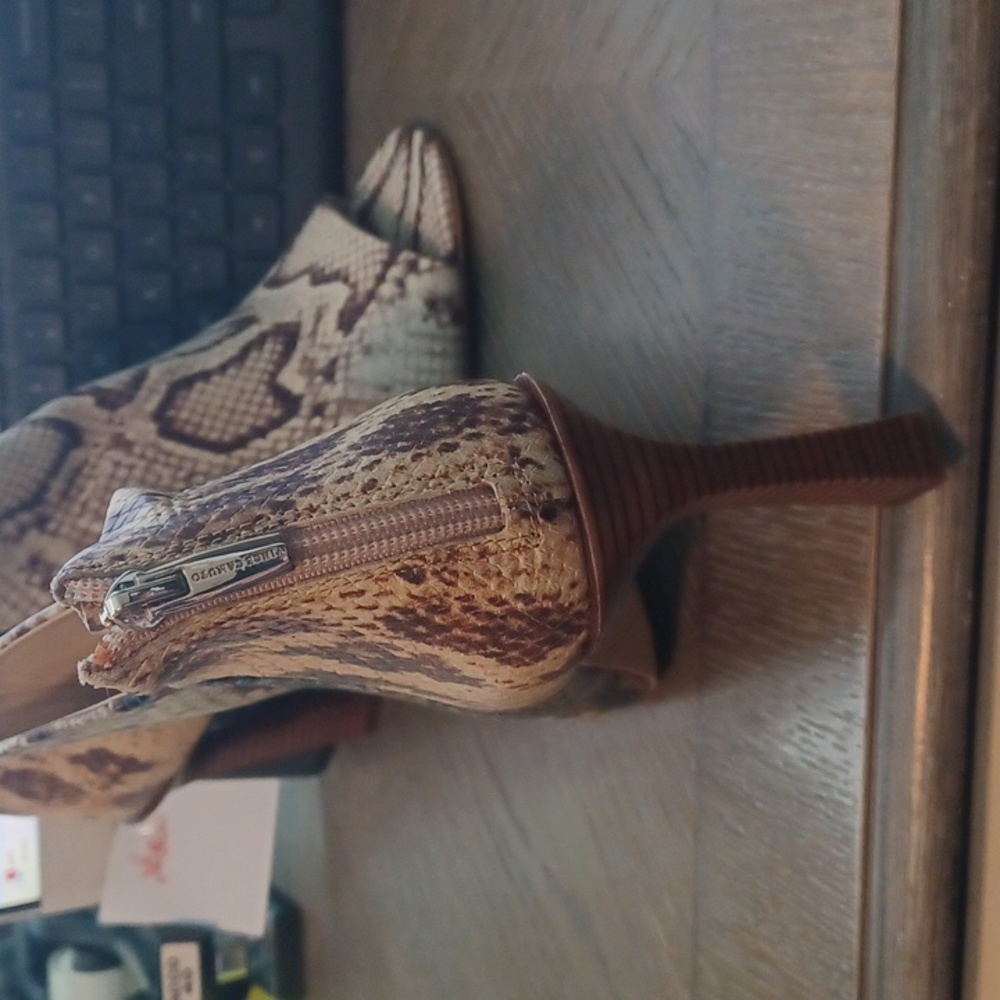 Vince Camuto ARIATIZANIA Open Toe WOMEN'S Bootie Snakeprint New FINAL CLEARANCE - Picture 5 of 9